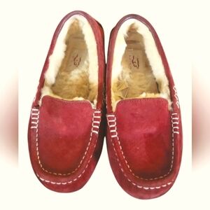 UGG Ansley Cozy Red Suede Leather Moccasin Loafers Slippers Sz 5